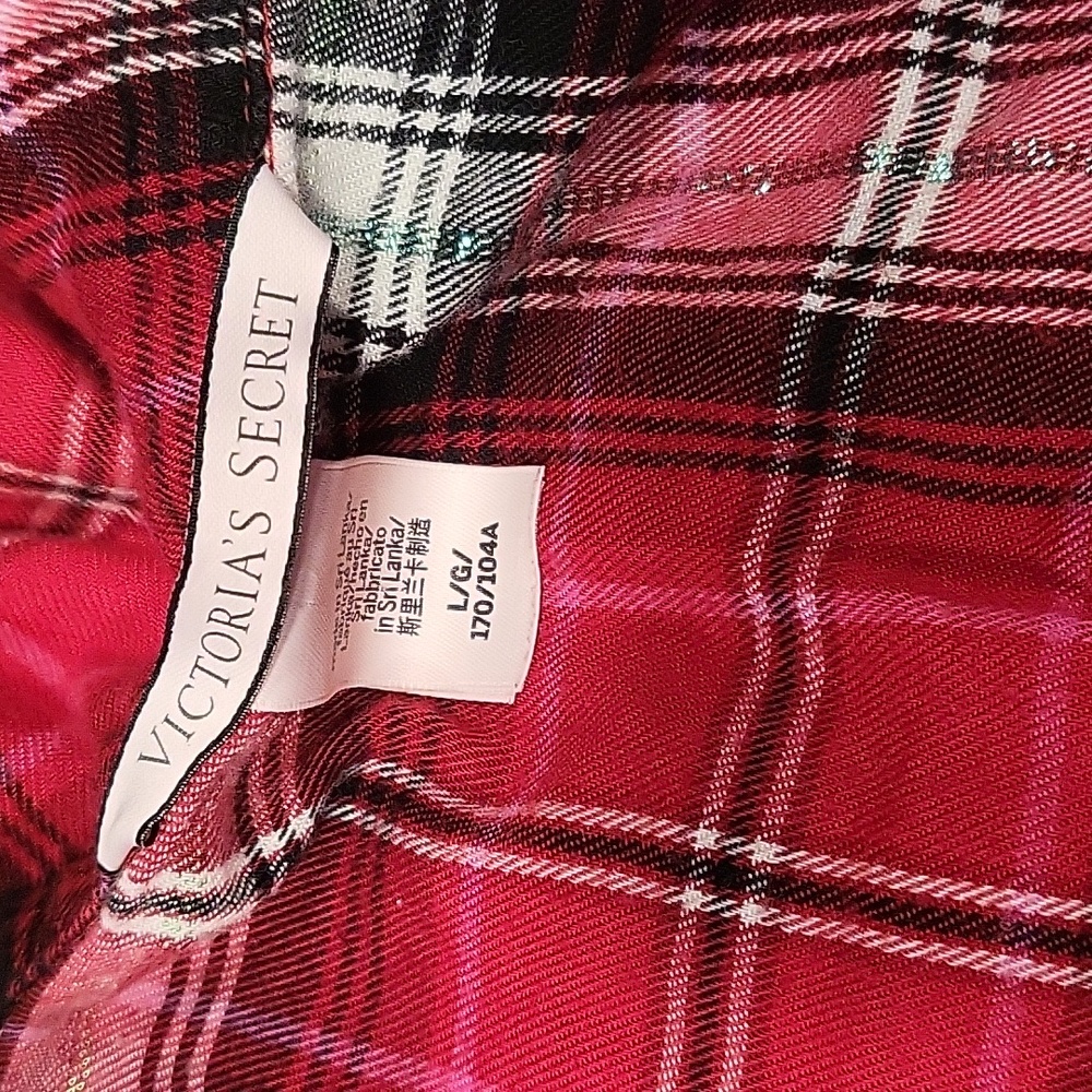 Victoria's Secret Red Holiday Plaid Flannel Pajamas with Metallic Thread. Size L